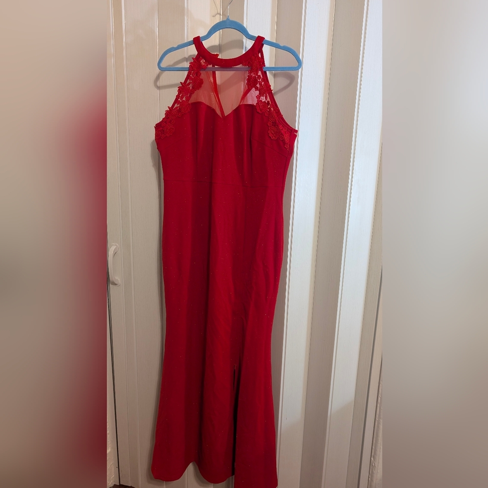 VFshow's Elegant Red Lace Gown. Size XL